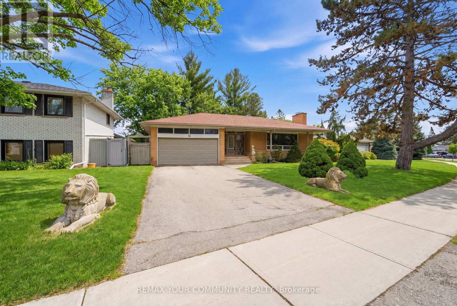 11 GROVETREE ROAD, Toronto, Ontario