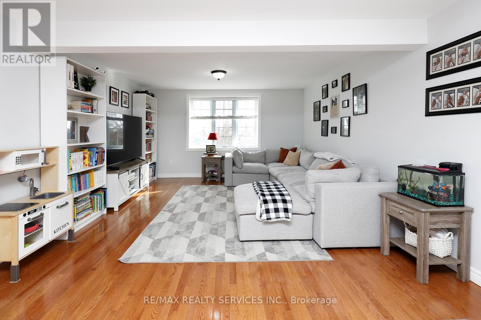 52 Crozier Street, East Luther Grand Valley, Ontario  L9W 5N6 - Photo 6 - X13027586