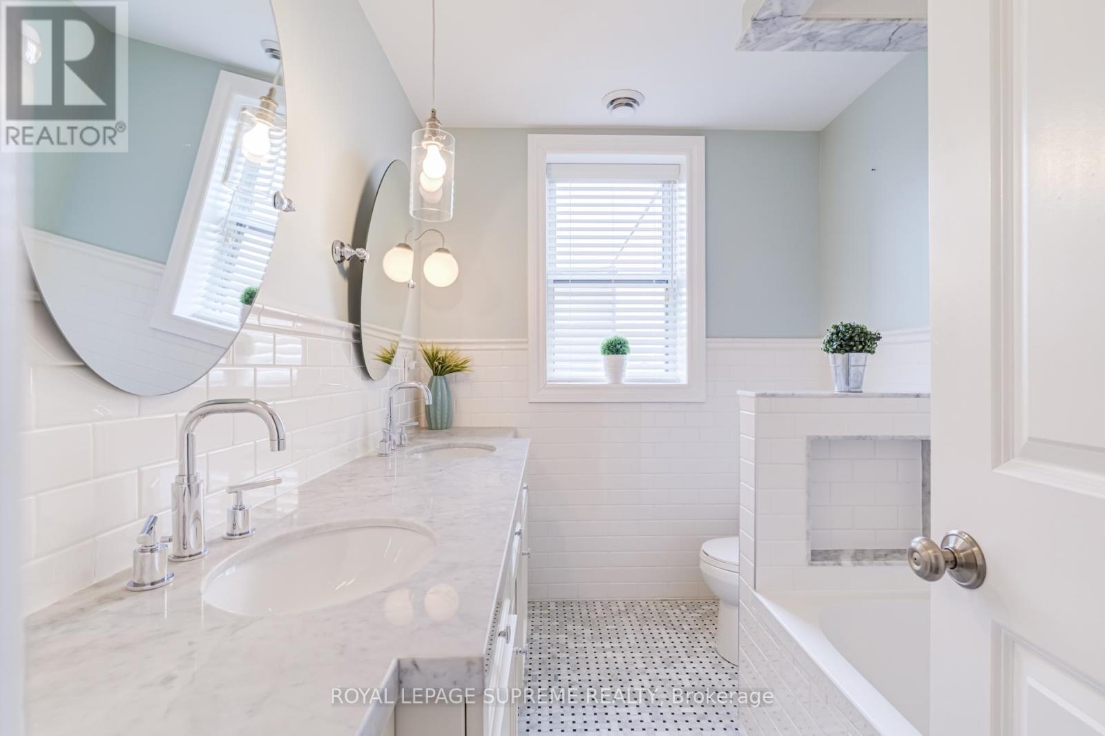 1612 Dundas Street W, Toronto, Ontario  M6K 1T8 - Photo 34 - C13028906