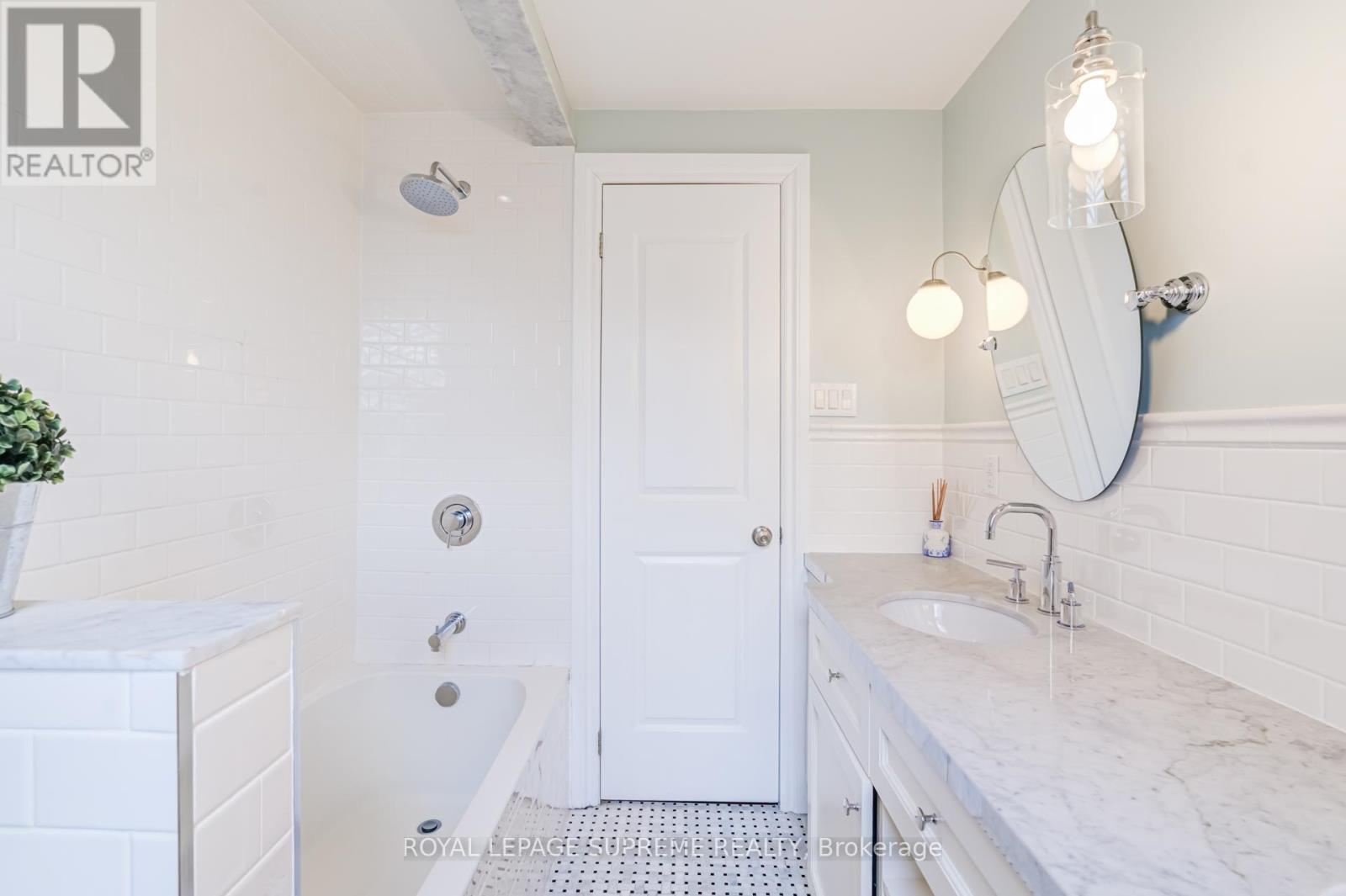 1612 Dundas Street W, Toronto, Ontario  M6K 1T8 - Photo 35 - C13028906