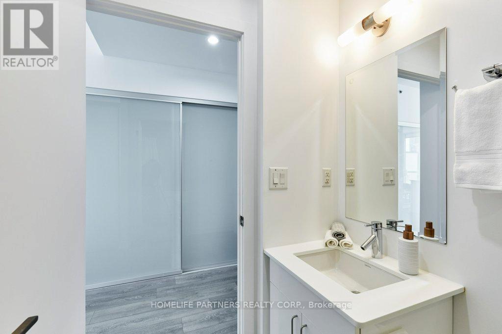 P306 - 426 University Avenue, Toronto, Ontario  M5G 1S9 - Photo 13 - C13028986