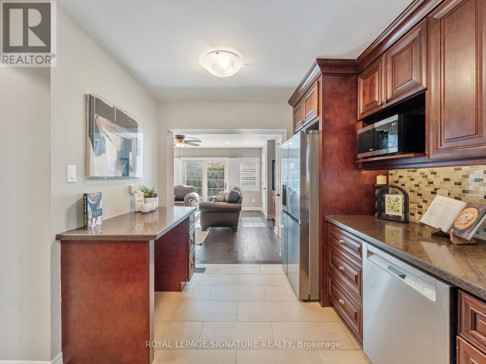 28 Bowes Garden Court, Toronto, Ontario  M1C 4L8 - Photo 15 - E13028876