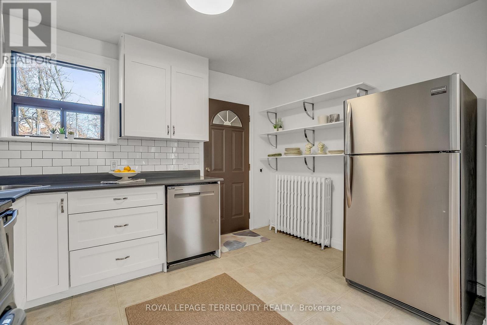 1746 Queen Street E, Toronto, Ontario  M4L 1G7 - Photo 11 - E13028970