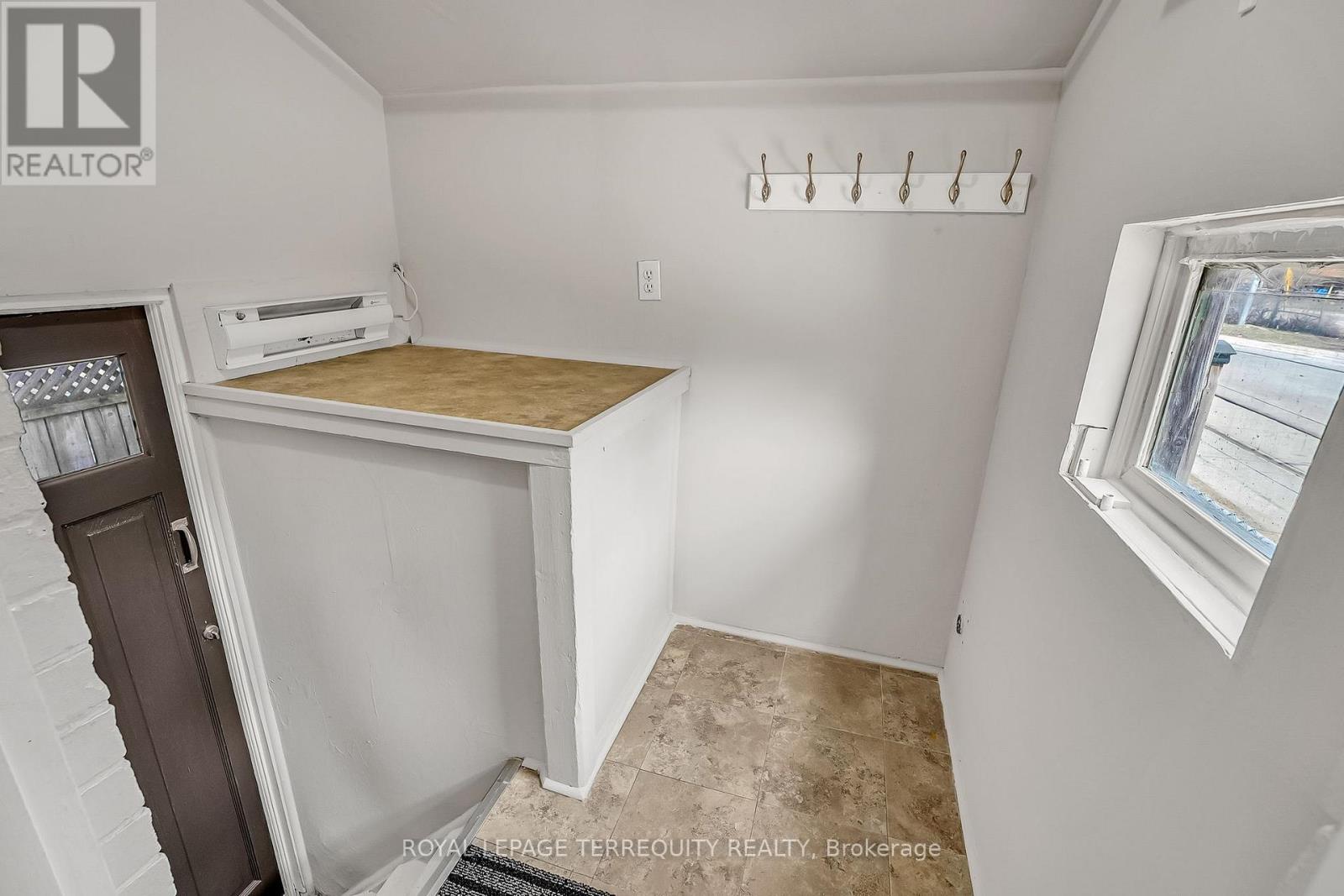 1746 Queen Street E, Toronto, Ontario  M4L 1G7 - Photo 13 - E13028970