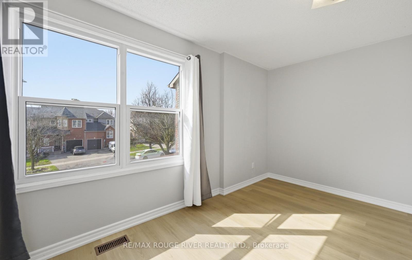 24 Trewin Lane, Clarington, Ontario  L1C 4W9 - Photo 12 - E13029002