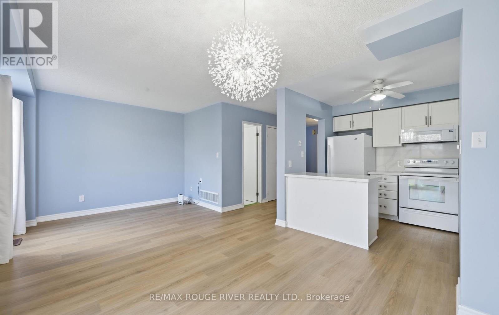 24 Trewin Lane, Clarington, Ontario  L1C 4W9 - Photo 8 - E13029002