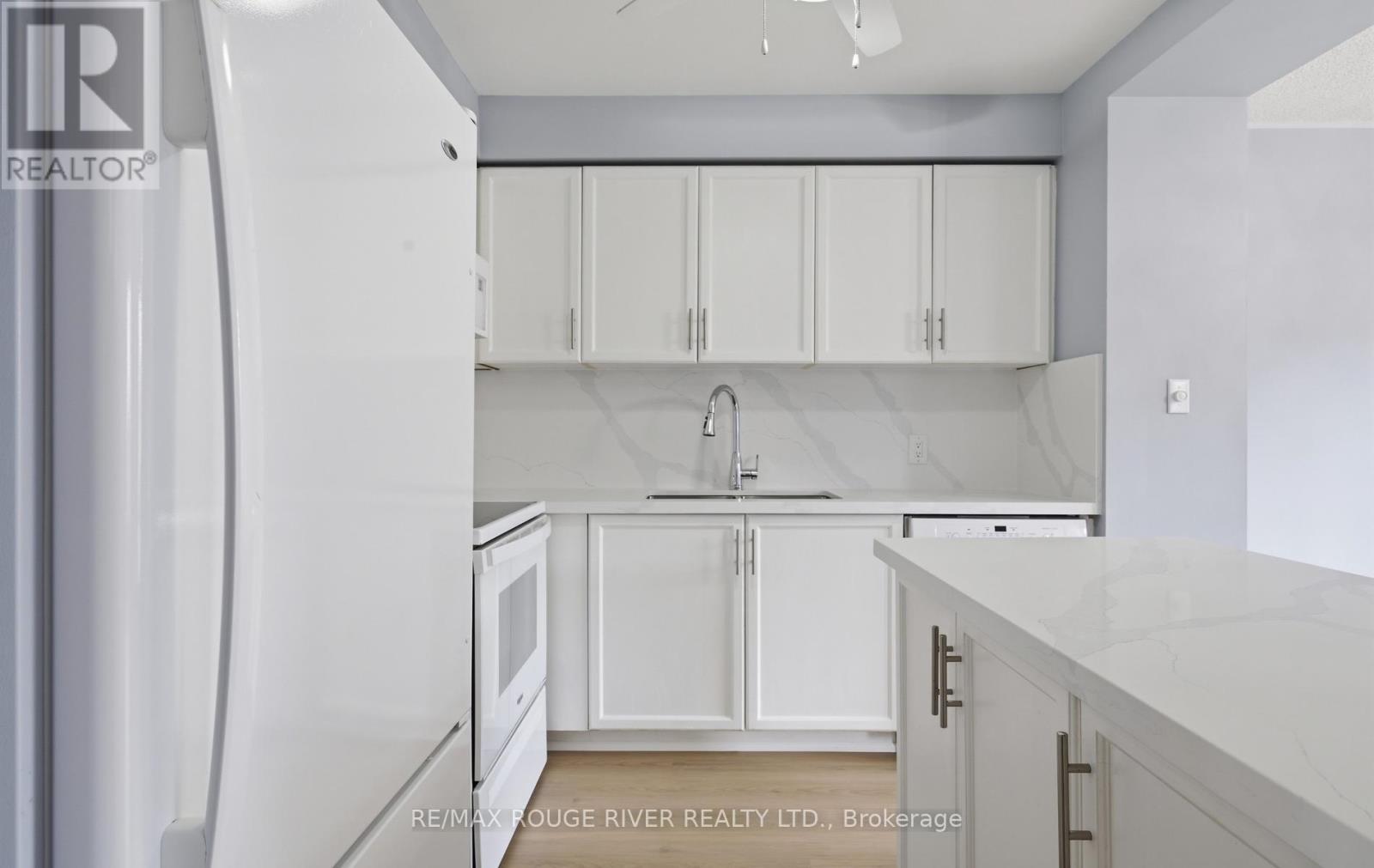 24 Trewin Lane, Clarington, Ontario  L1C 4W9 - Photo 9 - E13029002