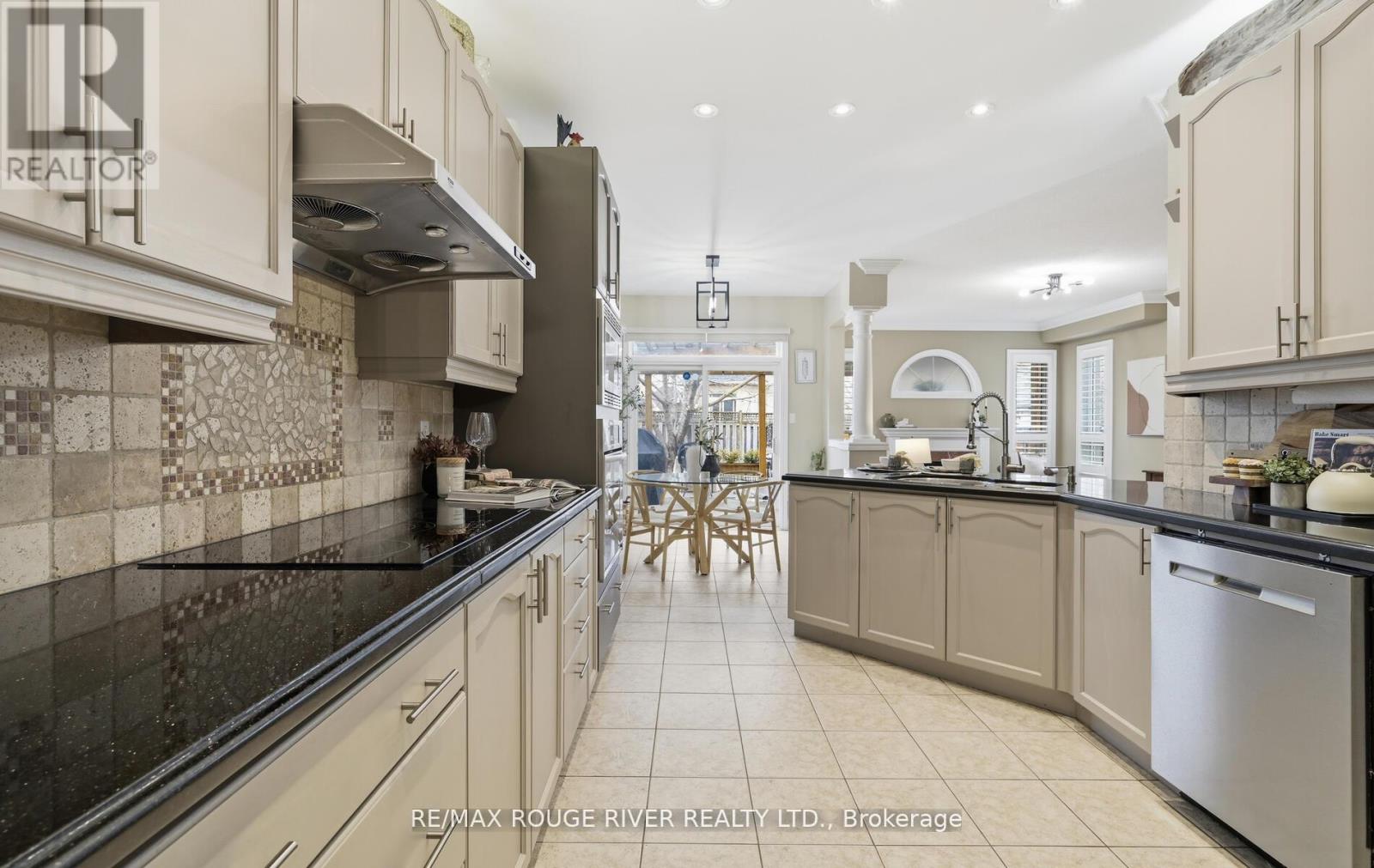 26 Corsham Drive, Whitby, Ontario  L1M 2K5 - Photo 10 - E13029032