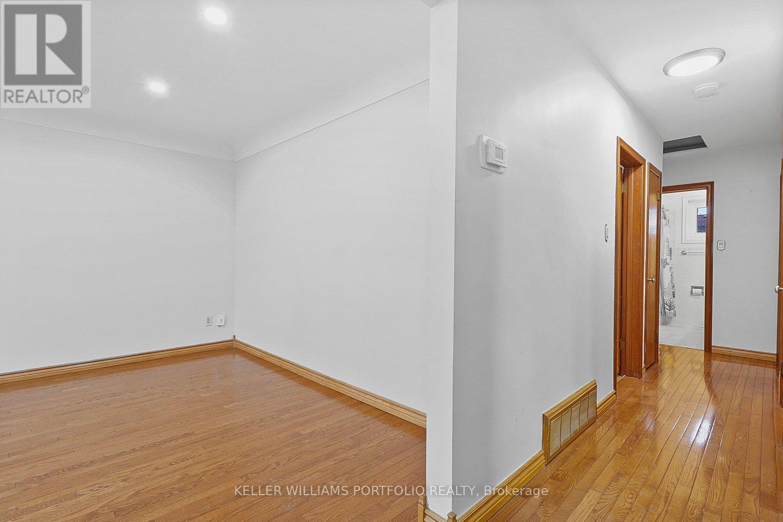 68 Athabasca Street, Oshawa, Ontario  L1H 7H6 - Photo 2 - E13029048