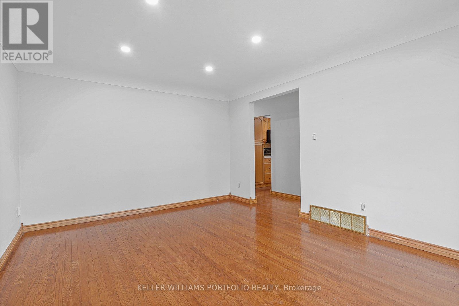 68 Athabasca Street, Oshawa, Ontario  L1H 7H6 - Photo 5 - E13029048