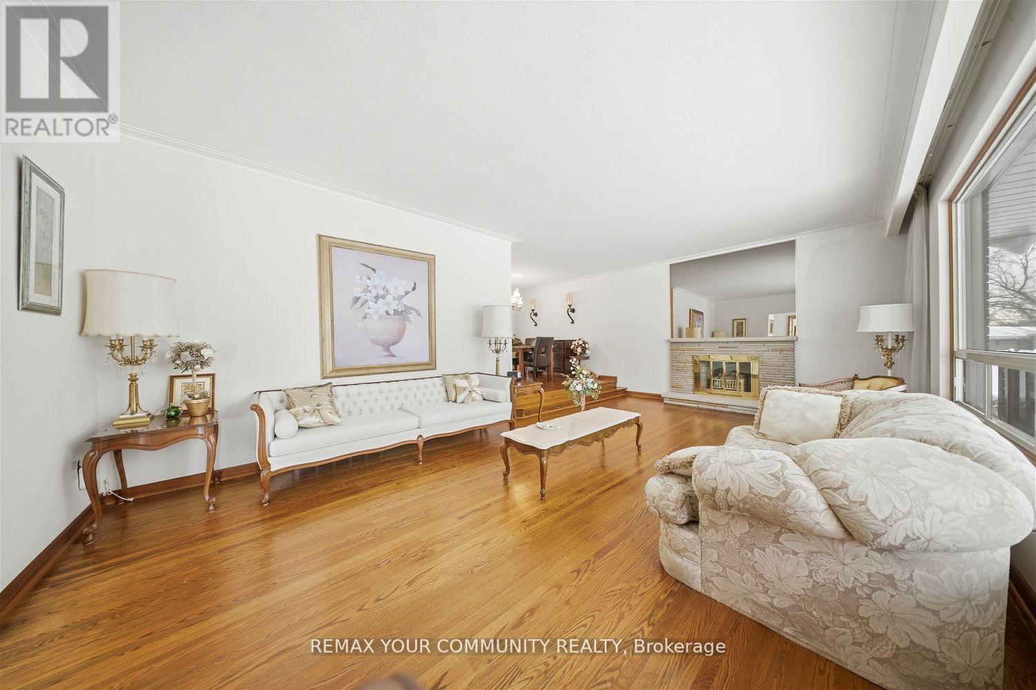 11 Grovetree Road, Toronto, Ontario  M9V 2Y1 - Photo 11 - W12709234