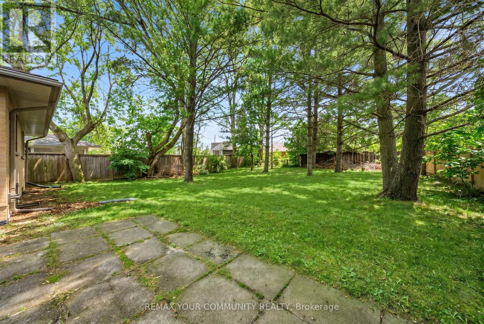 11 Grovetree Road, Toronto, Ontario  M9V 2Y1 - Photo 45 - W12709234