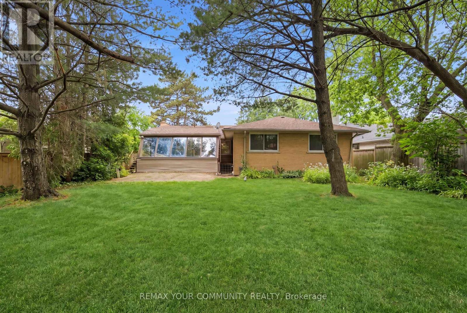 11 Grovetree Road, Toronto, Ontario  M9V 2Y1 - Photo 47 - W12709234