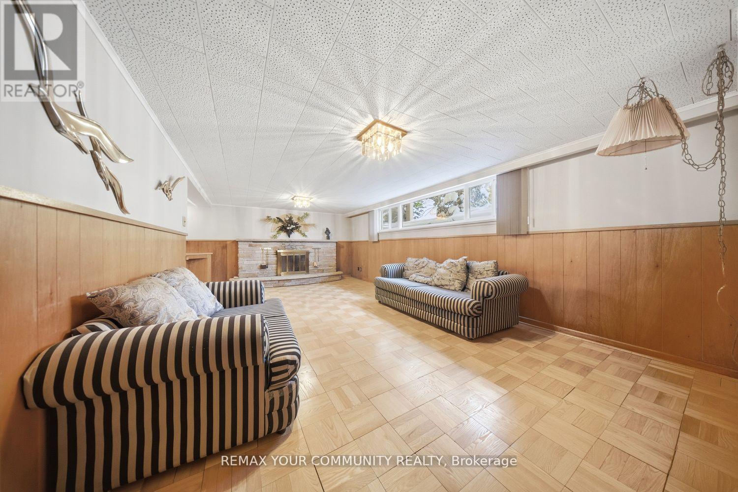 11 Grovetree Road, Toronto, Ontario  M9V 2Y1 - Photo 34 - W12709234