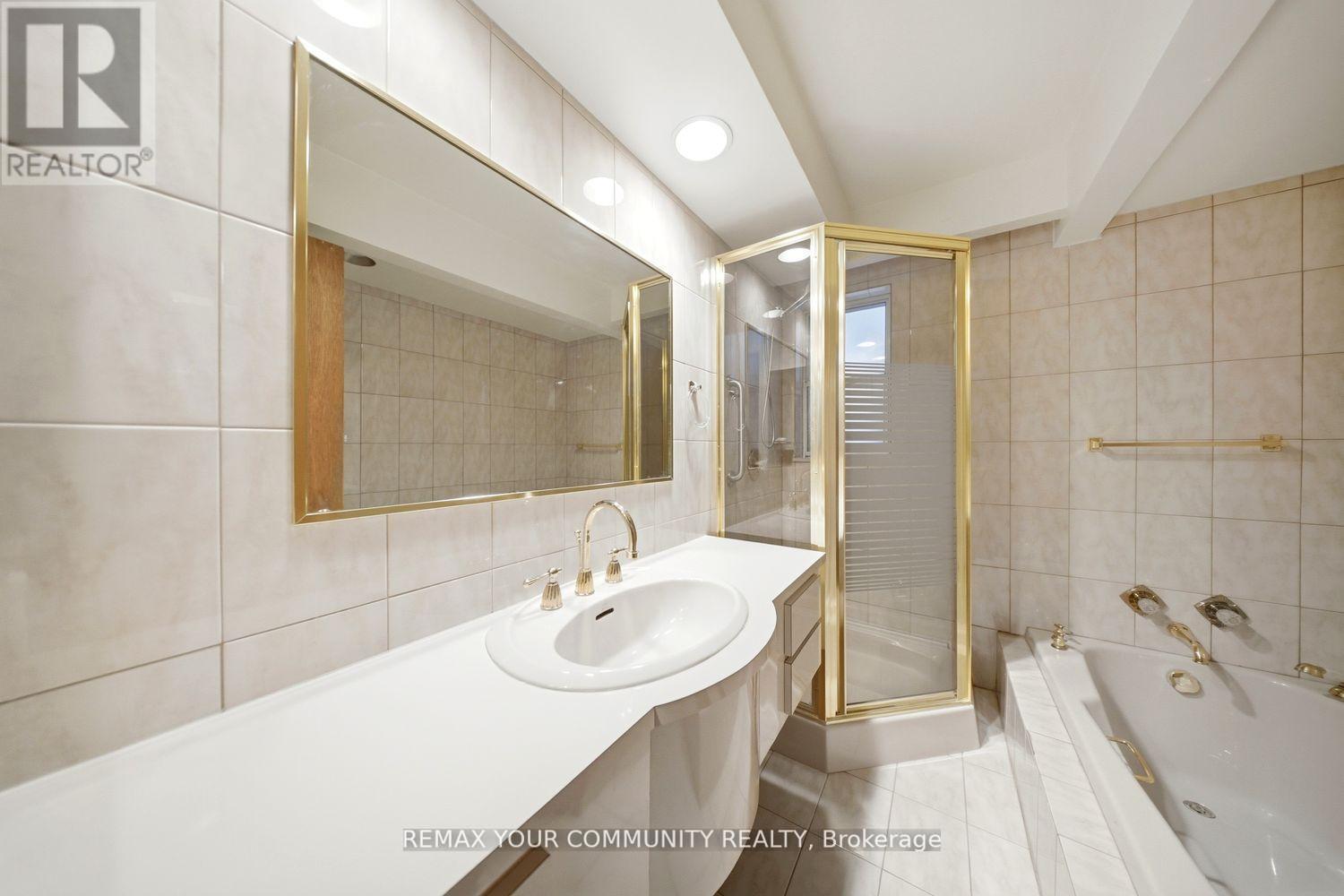 11 Grovetree Road, Toronto, Ontario  M9V 2Y1 - Photo 30 - W12709234