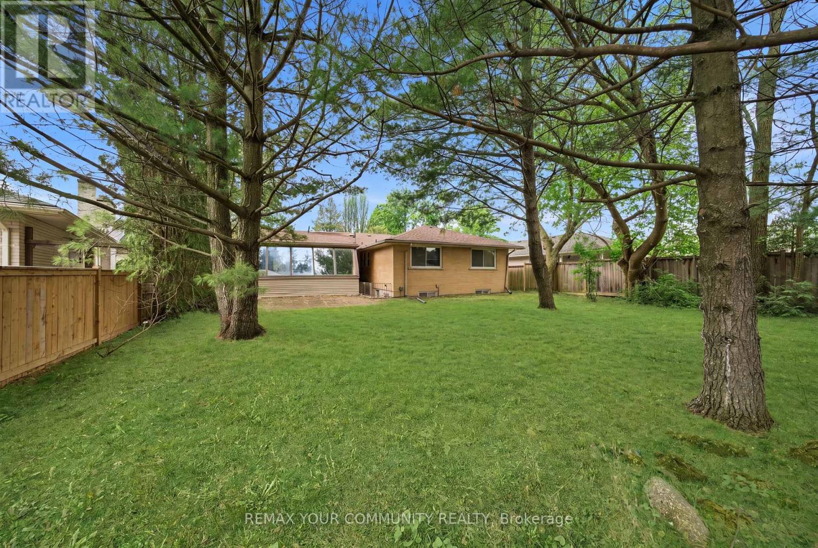 11 Grovetree Road, Toronto, Ontario  M9V 2Y1 - Photo 46 - W12709234