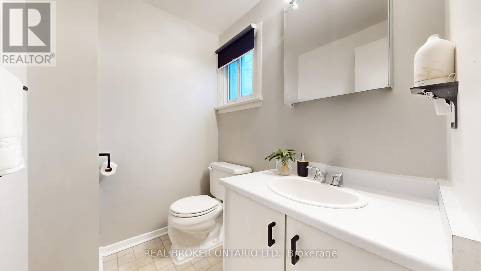 12 Woodglen Way, Markham, Ontario  L3R 3A8 - Photo 13 - N13029036