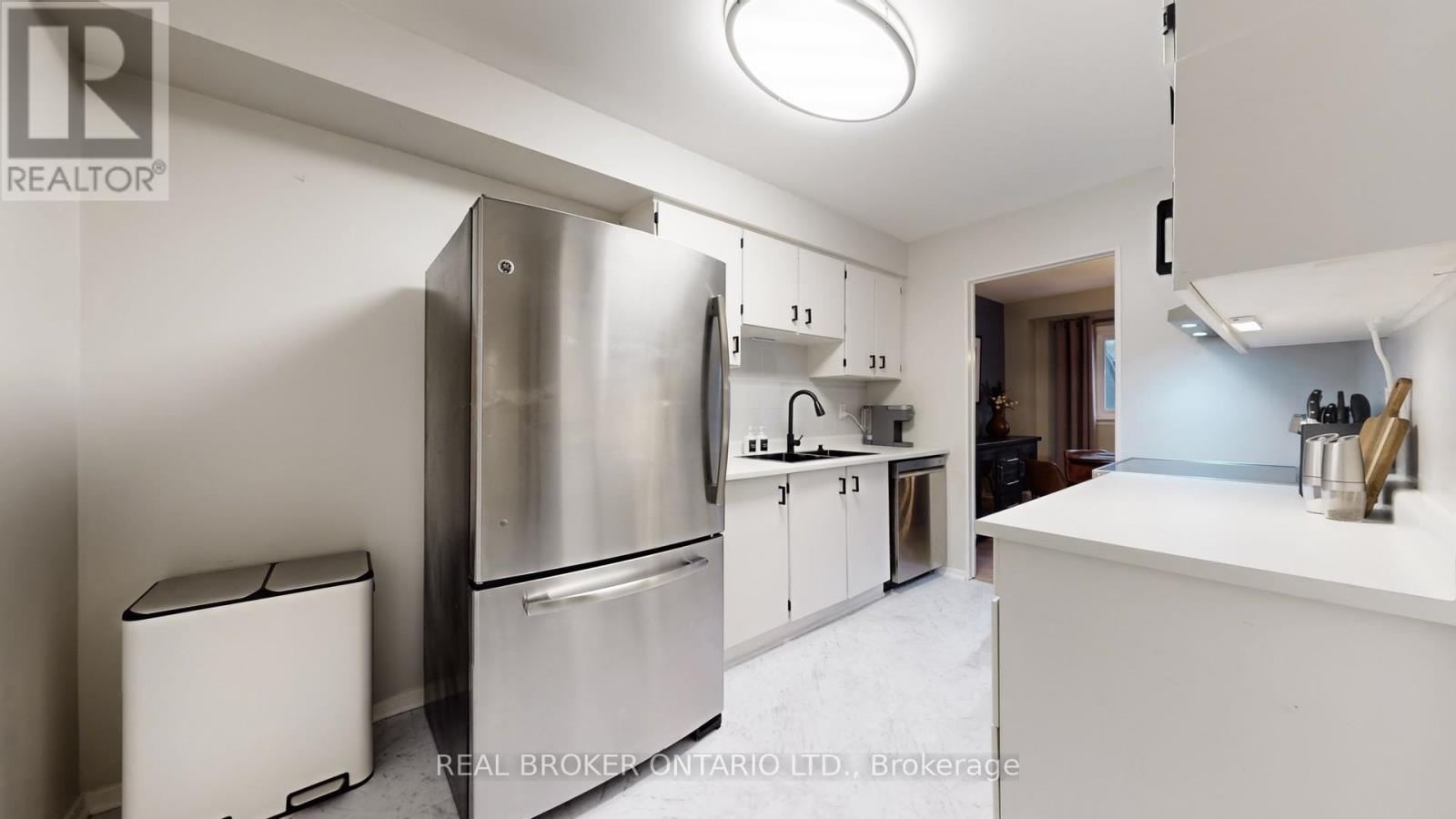 12 Woodglen Way, Markham, Ontario  L3R 3A8 - Photo 7 - N13029036