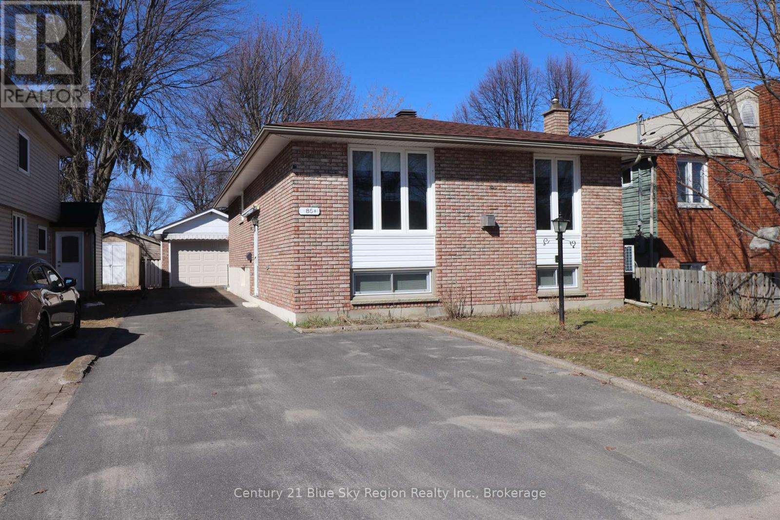 85 WHITNEY AVENUE, North Bay, Ontario