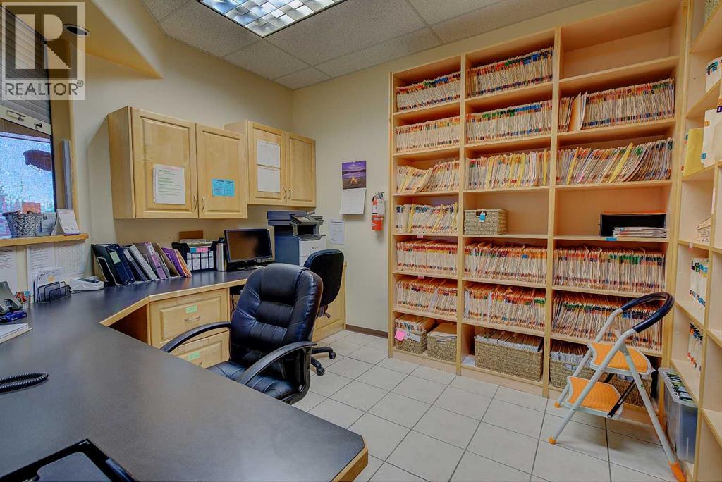 1, 5021 Parkwood Road, Blackfalds, Alberta  T0M 0J0 - Photo 5 - A2274717