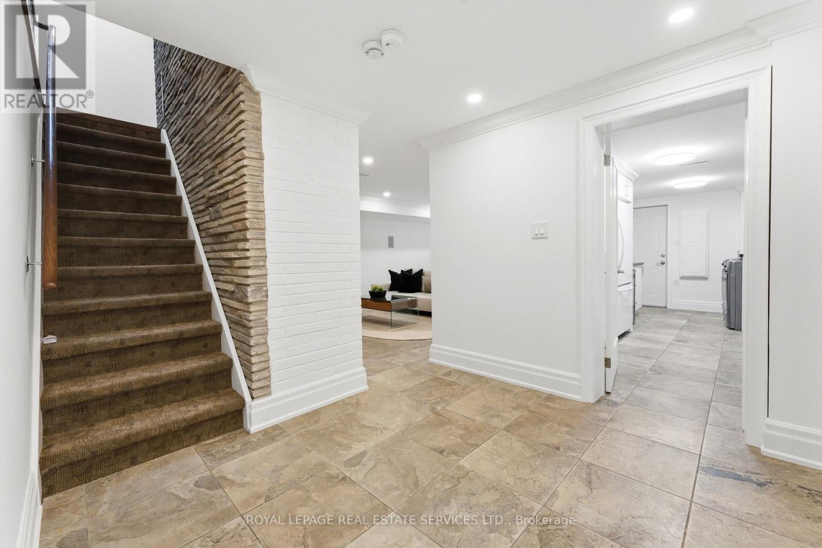 21 Princess Anne Crescent, Toronto, Ontario  M9A 2N9 - Photo 24 - W13028872