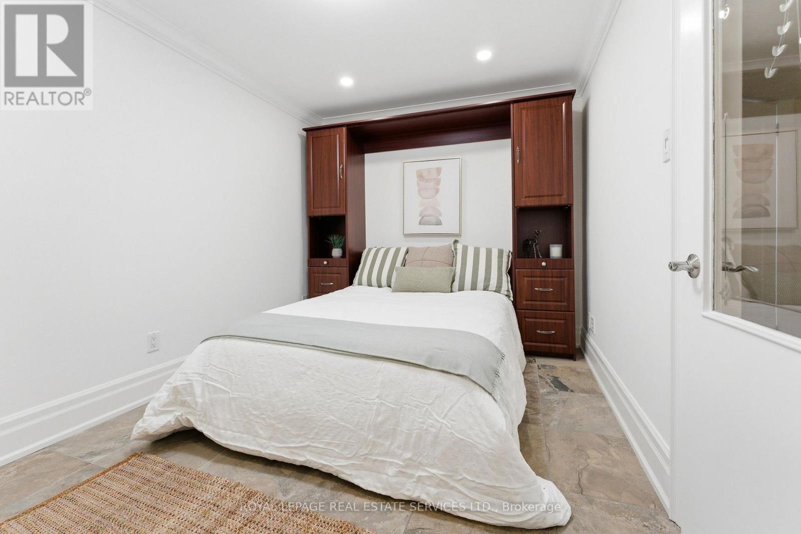 21 Princess Anne Crescent, Toronto, Ontario  M9A 2N9 - Photo 27 - W13028872