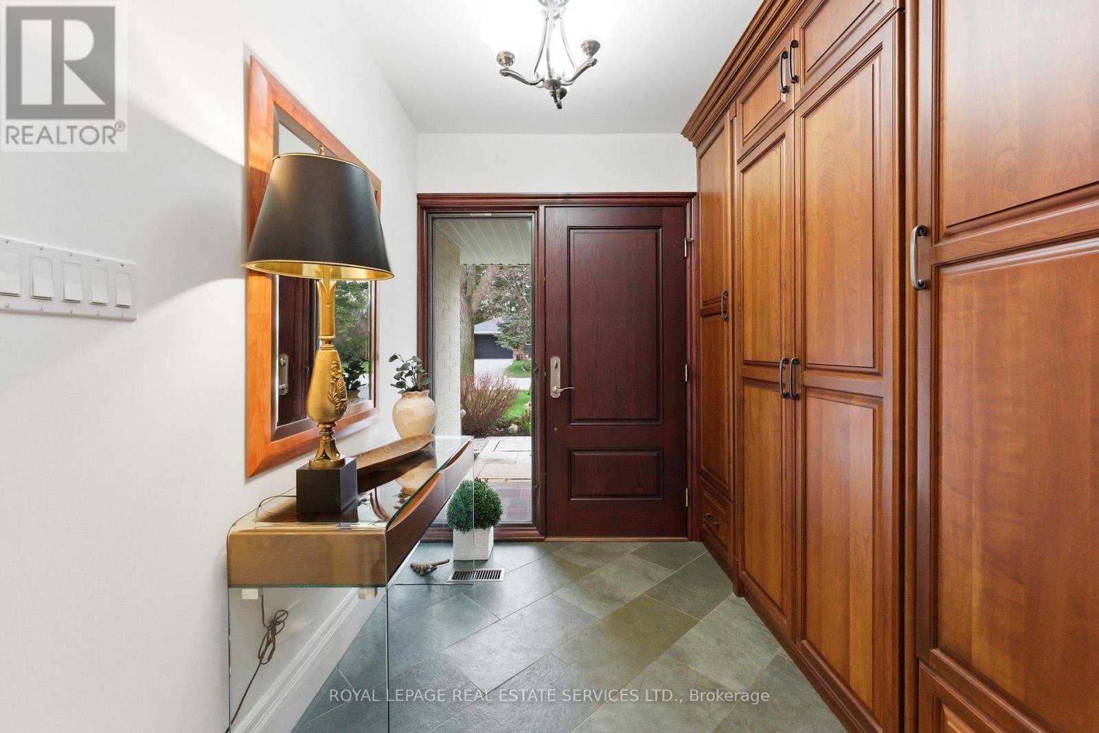 21 Princess Anne Crescent, Toronto, Ontario  M9A 2N9 - Photo 3 - W13028872