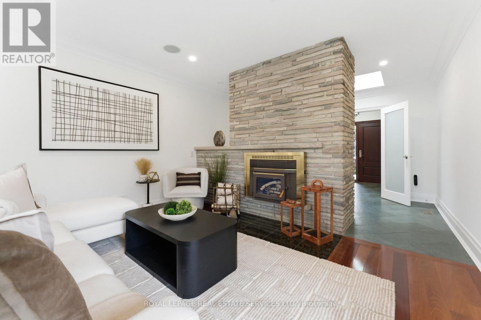 21 Princess Anne Crescent, Toronto, Ontario  M9A 2N9 - Photo 5 - W13028872