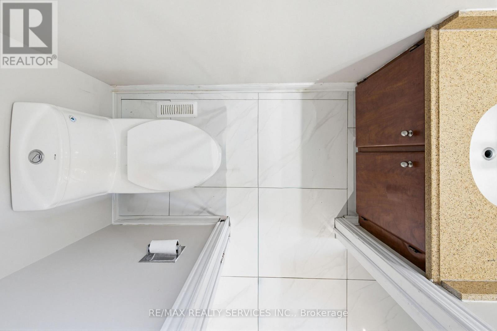 2545 Folkway Drive, Mississauga, Ontario  L5L 2J9 - Photo 12 - W13028878