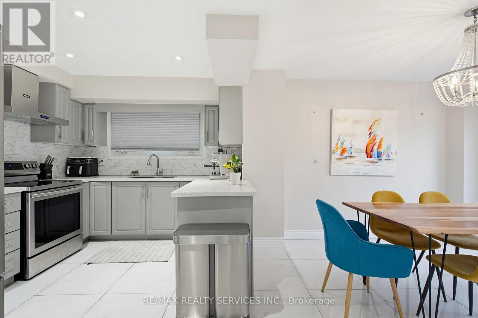 2545 Folkway Drive, Mississauga, Ontario  L5L 2J9 - Photo 15 - W13028878