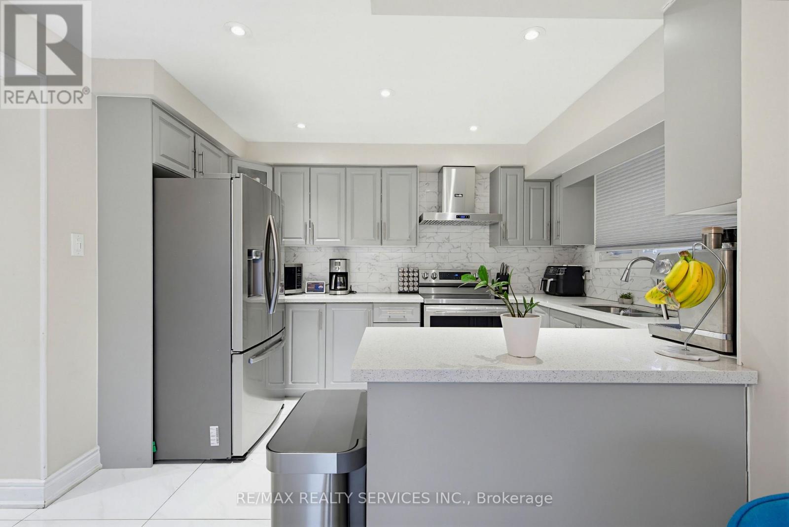 2545 Folkway Drive, Mississauga, Ontario  L5L 2J9 - Photo 16 - W13028878