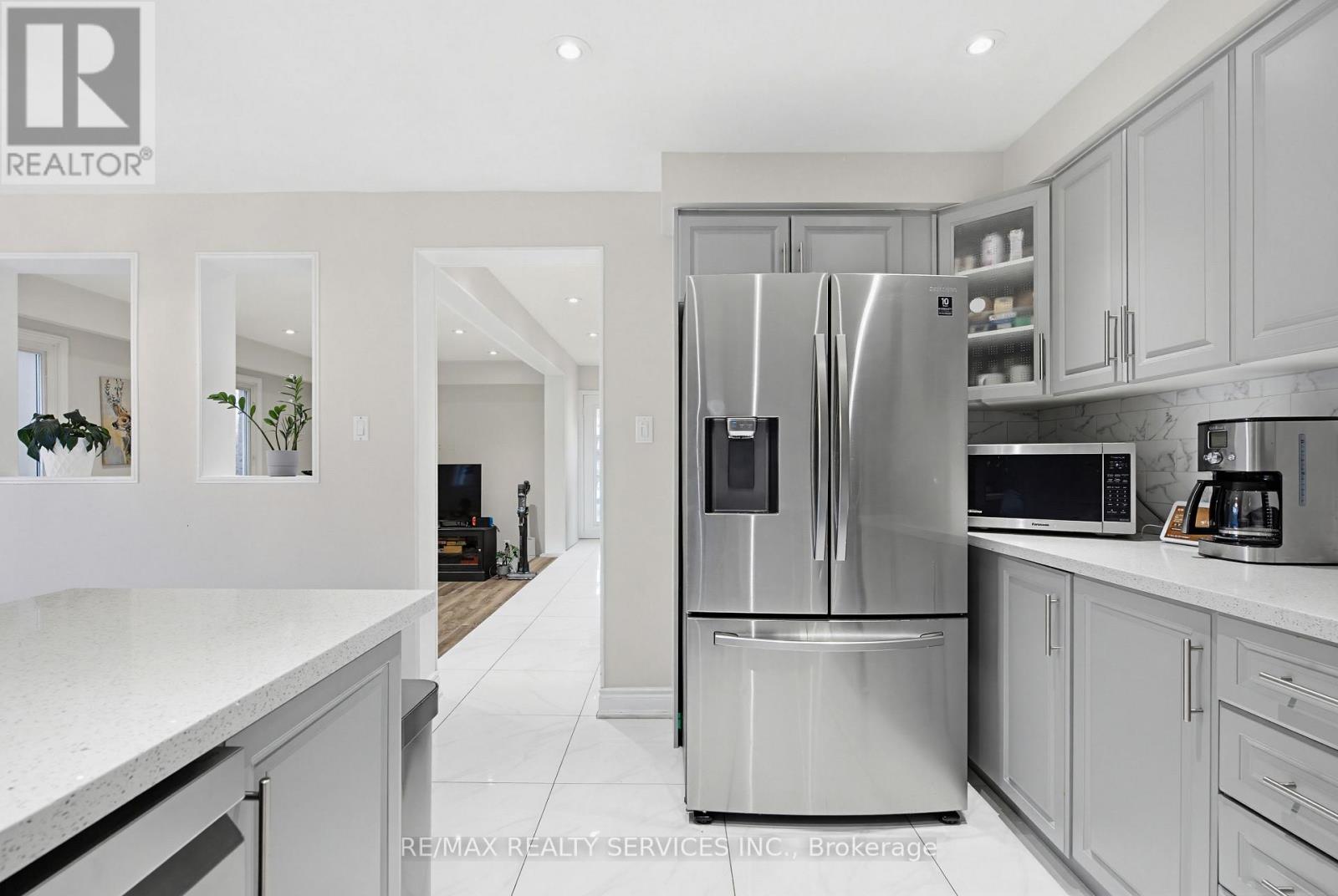 2545 Folkway Drive, Mississauga, Ontario  L5L 2J9 - Photo 18 - W13028878