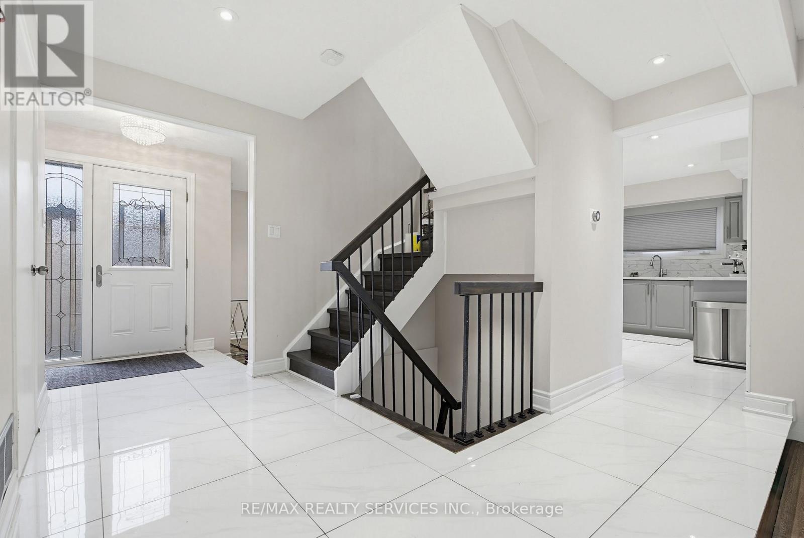 2545 Folkway Drive, Mississauga, Ontario  L5L 2J9 - Photo 21 - W13028878