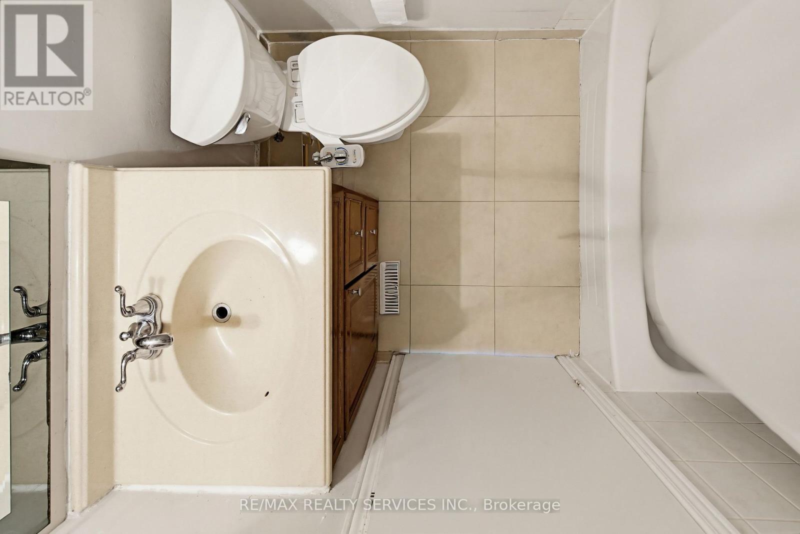 2545 Folkway Drive, Mississauga, Ontario  L5L 2J9 - Photo 28 - W13028878