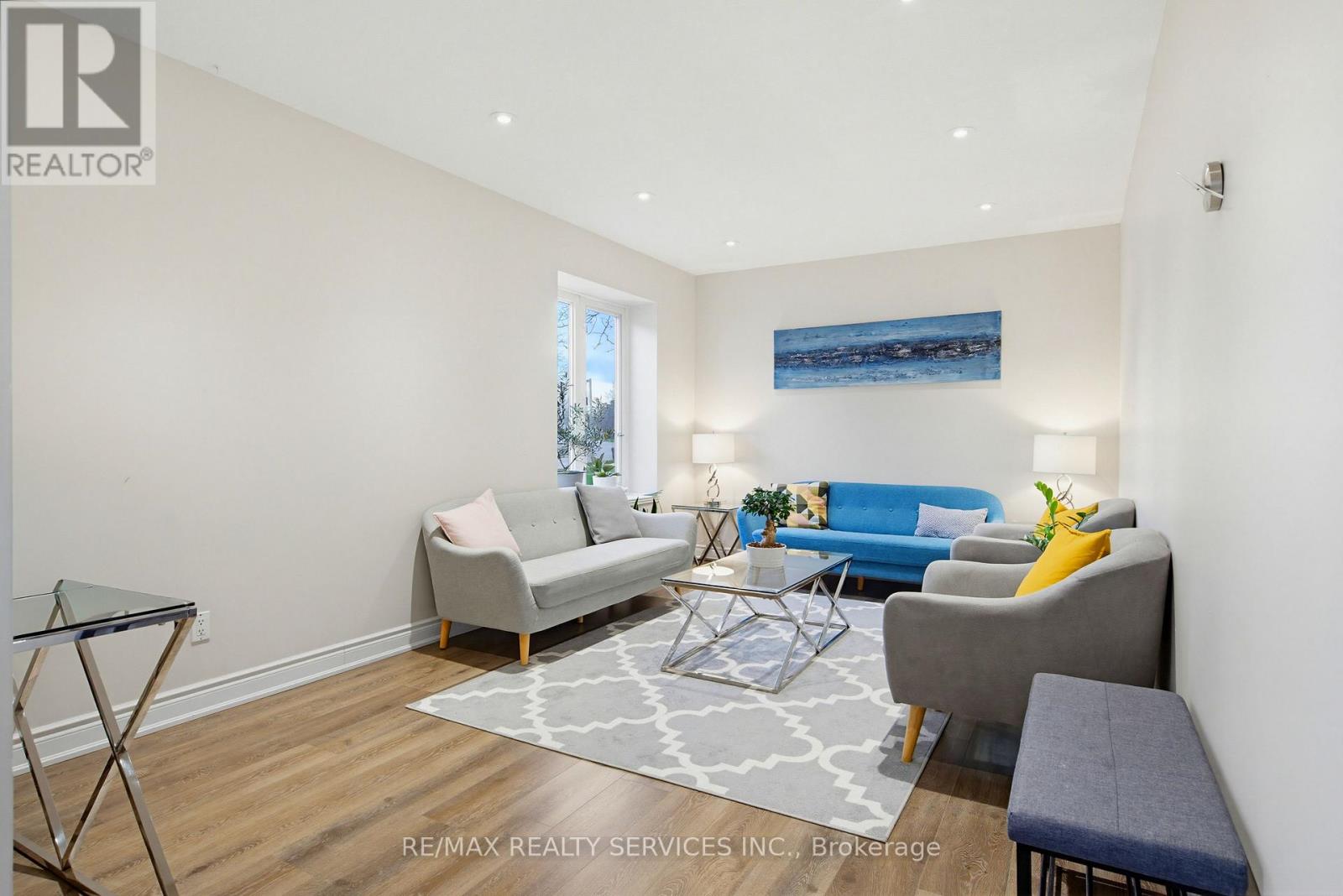 2545 Folkway Drive, Mississauga, Ontario  L5L 2J9 - Photo 8 - W13028878