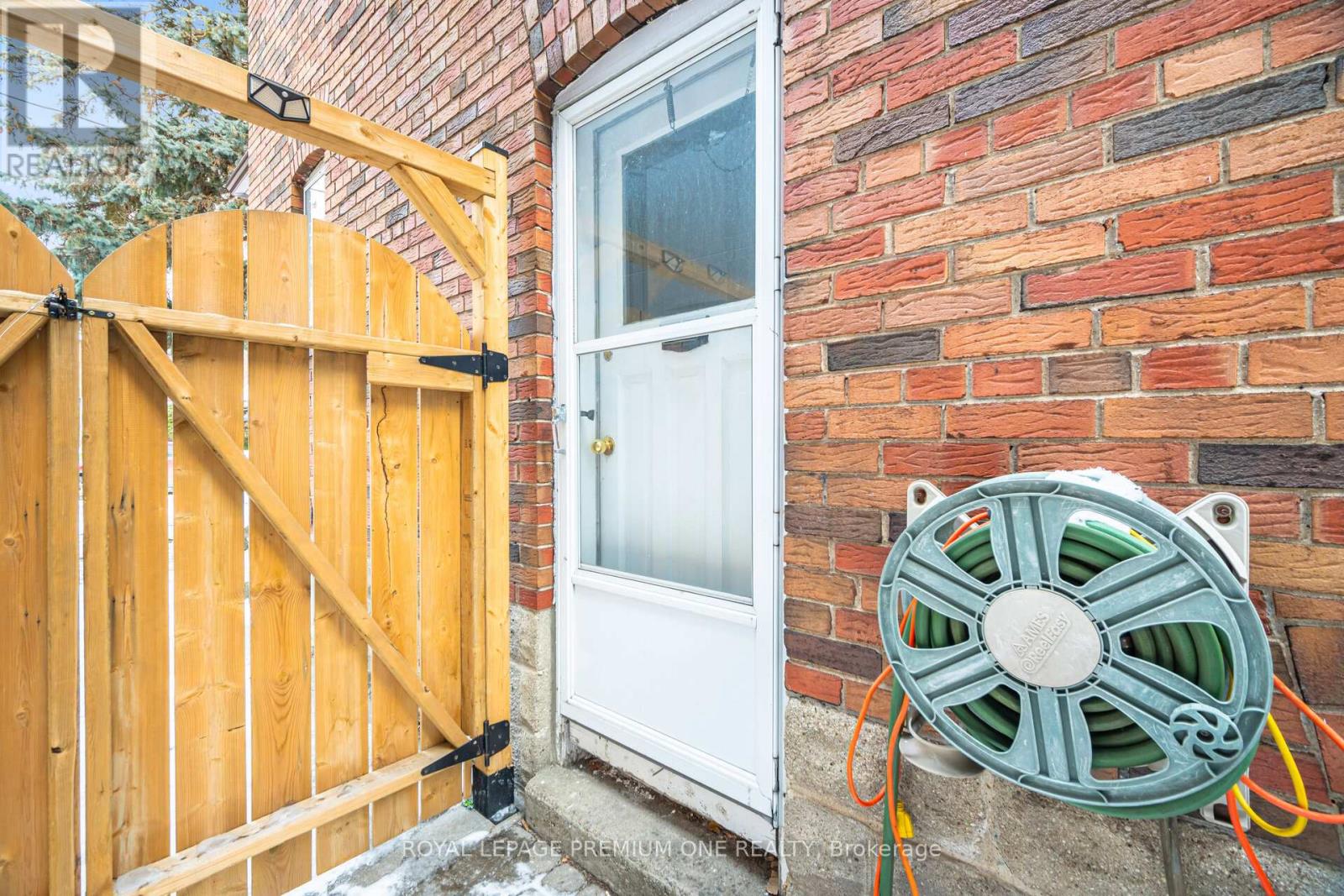 61 Methuen Avenue, Toronto, Ontario  M6S 1Z7 - Photo 26 - W13028902