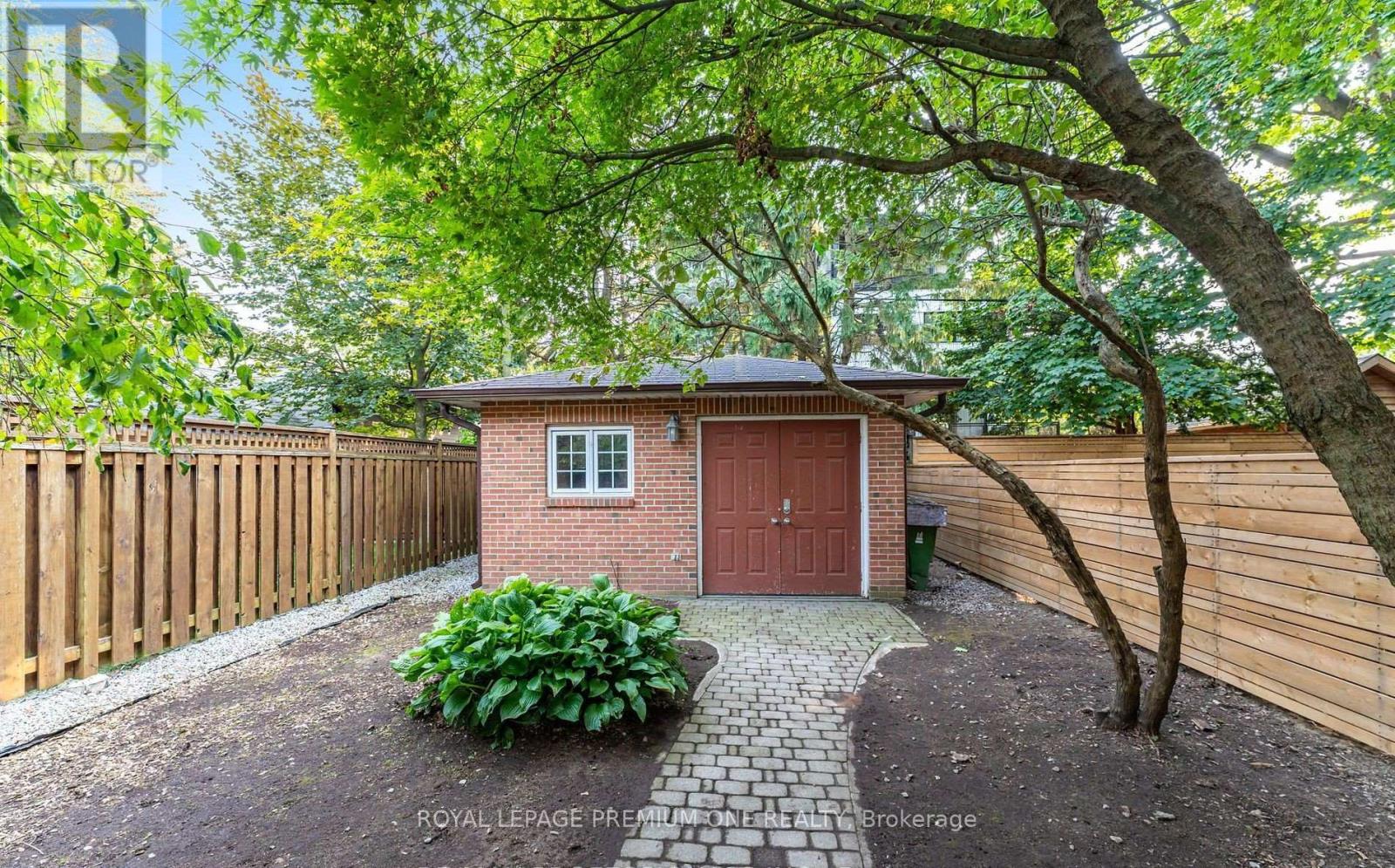 61 Methuen Avenue, Toronto, Ontario  M6S 1Z7 - Photo 28 - W13028902