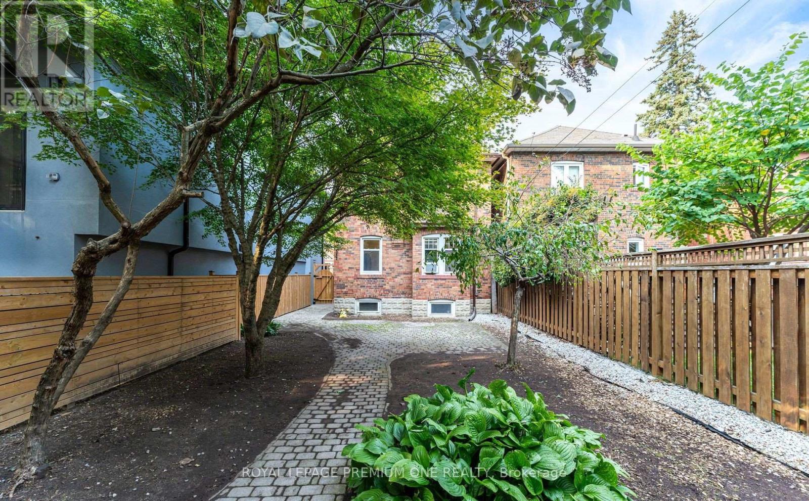 61 Methuen Avenue, Toronto, Ontario  M6S 1Z7 - Photo 29 - W13028902