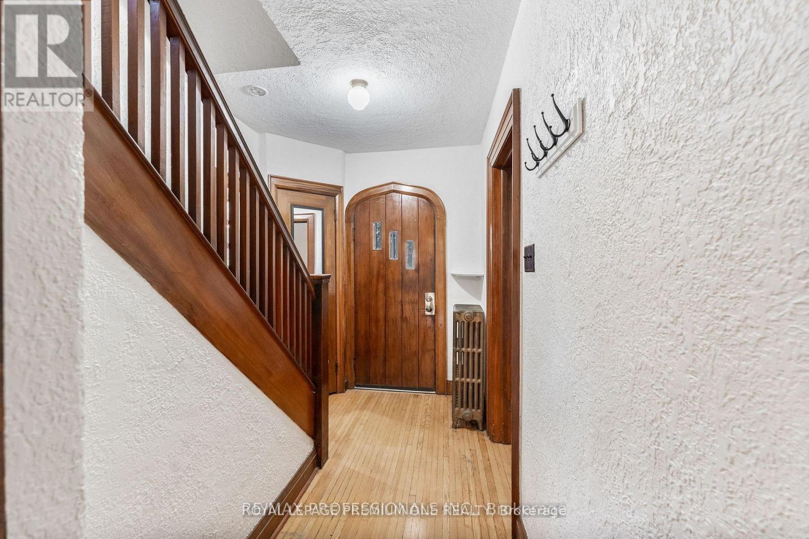 61 Methuen Avenue, Toronto, Ontario  M6S 1Z7 - Photo 3 - W13028902