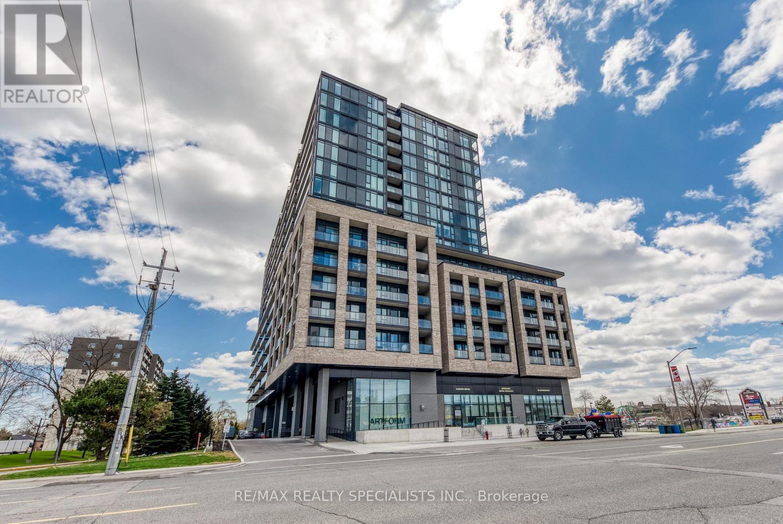 1711 - 86 Dundas Street E, Mississauga, Ontario  L5A 1W4 - Photo 2 - W13028914