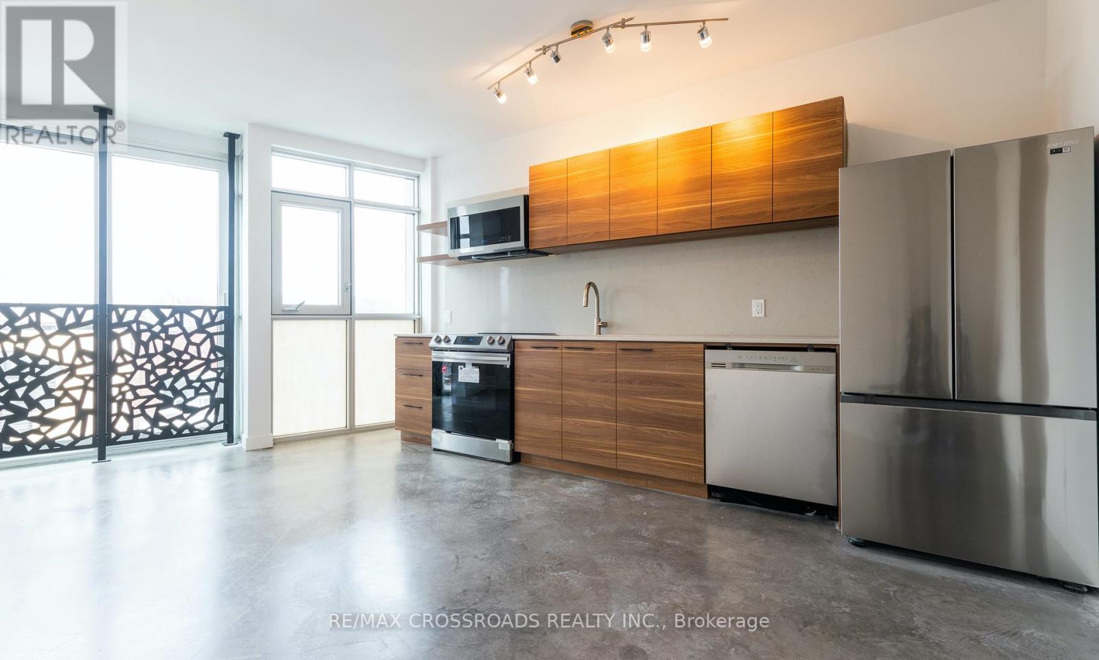 3a - 3333 Dundas Street W, Toronto, Ontario  M6P 2A6 - Photo 3 - W13028936