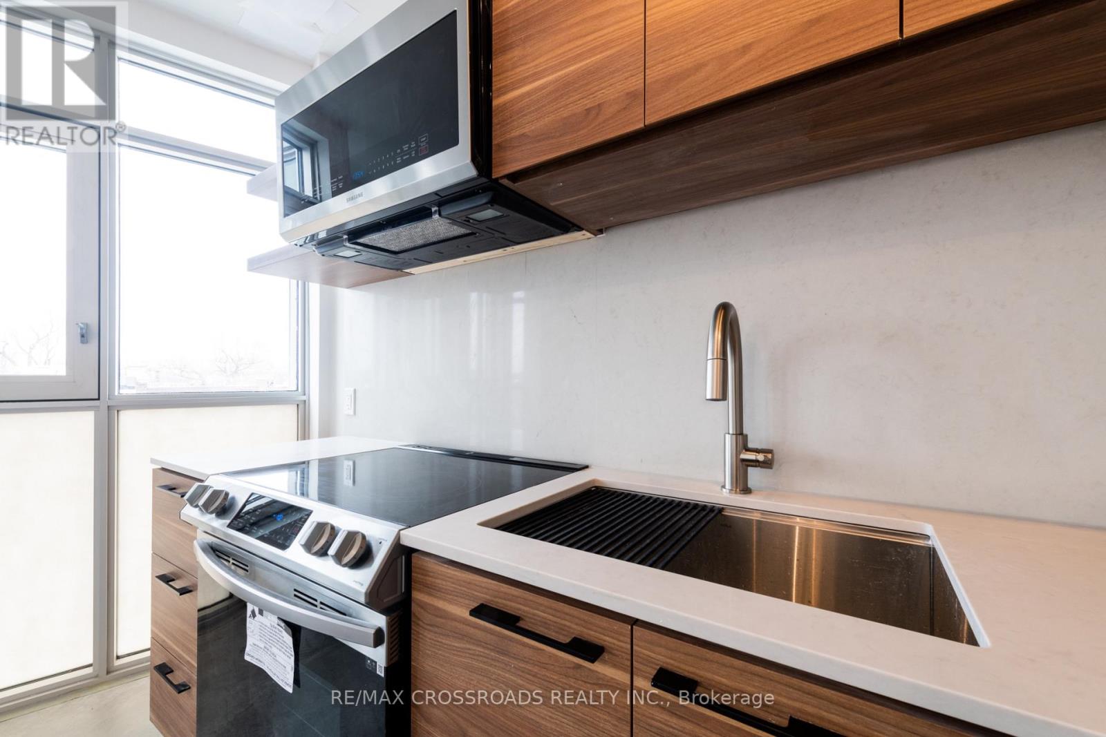 3a - 3333 Dundas Street W, Toronto, Ontario  M6P 2A6 - Photo 5 - W13028936