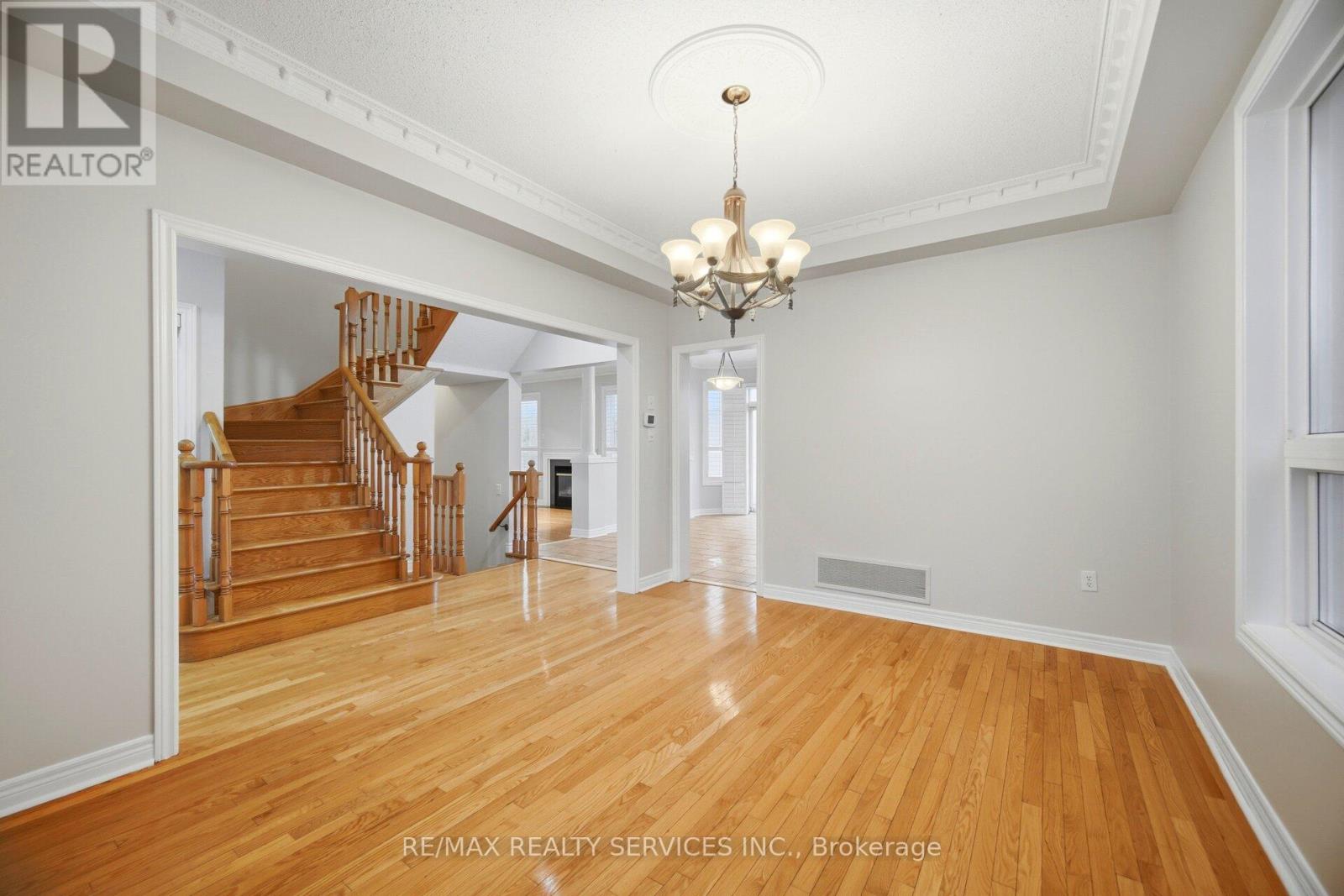 17 Donherb Crescent, Caledon, Ontario  L7C 1E3 - Photo 11 - W13028938