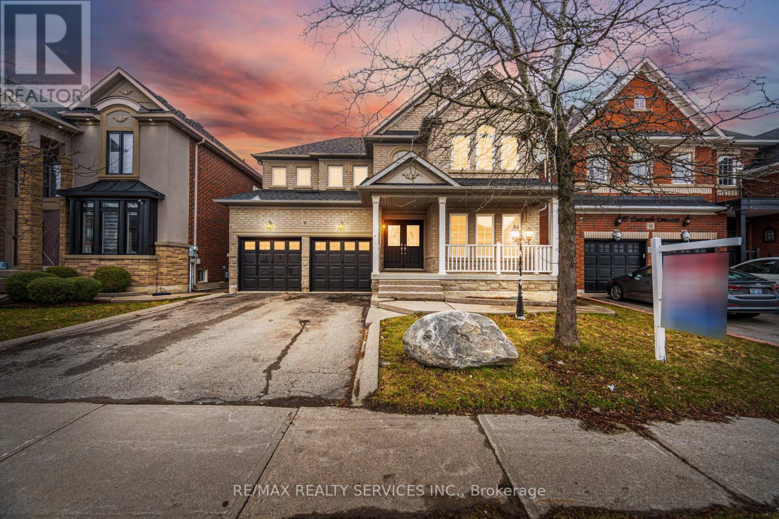 17 Donherb Crescent, Caledon, Ontario  L7C 1E3 - Photo 2 - W13028938