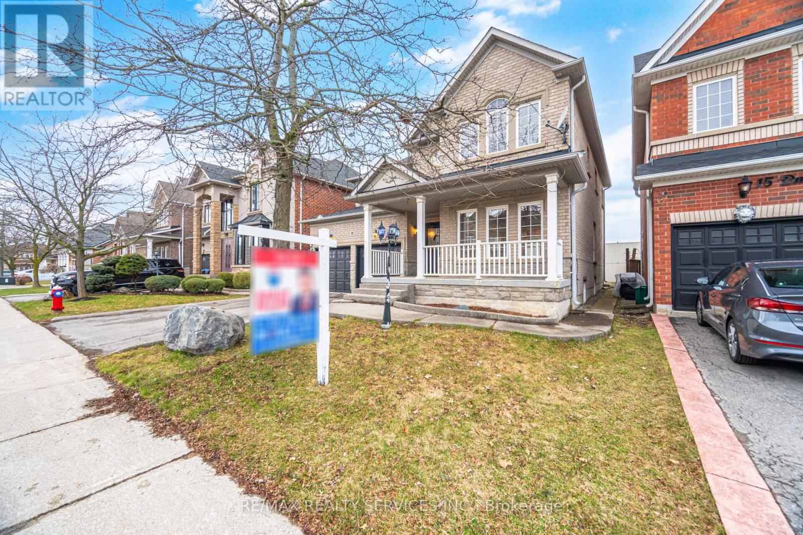 17 Donherb Crescent, Caledon, Ontario  L7C 1E3 - Photo 4 - W13028938