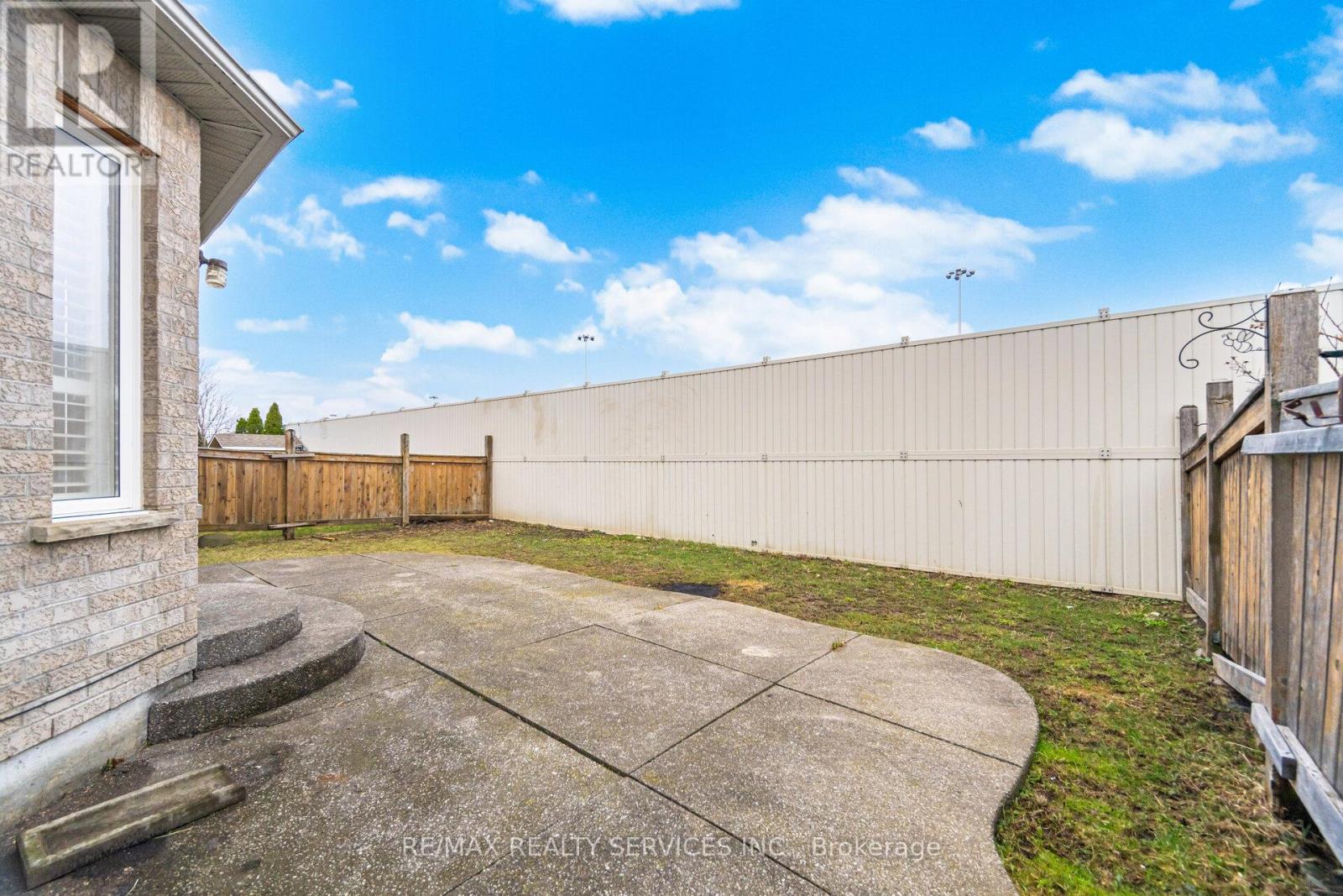 17 Donherb Crescent, Caledon, Ontario  L7C 1E3 - Photo 47 - W13028938