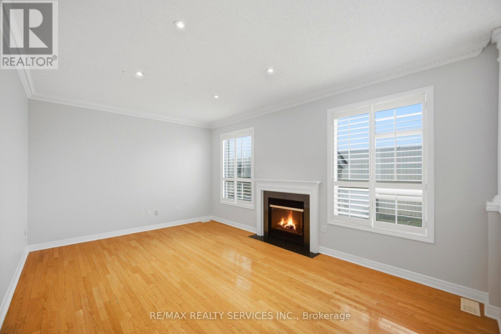 17 Donherb Crescent, Caledon, Ontario  L7C 1E3 - Photo 8 - W13028938