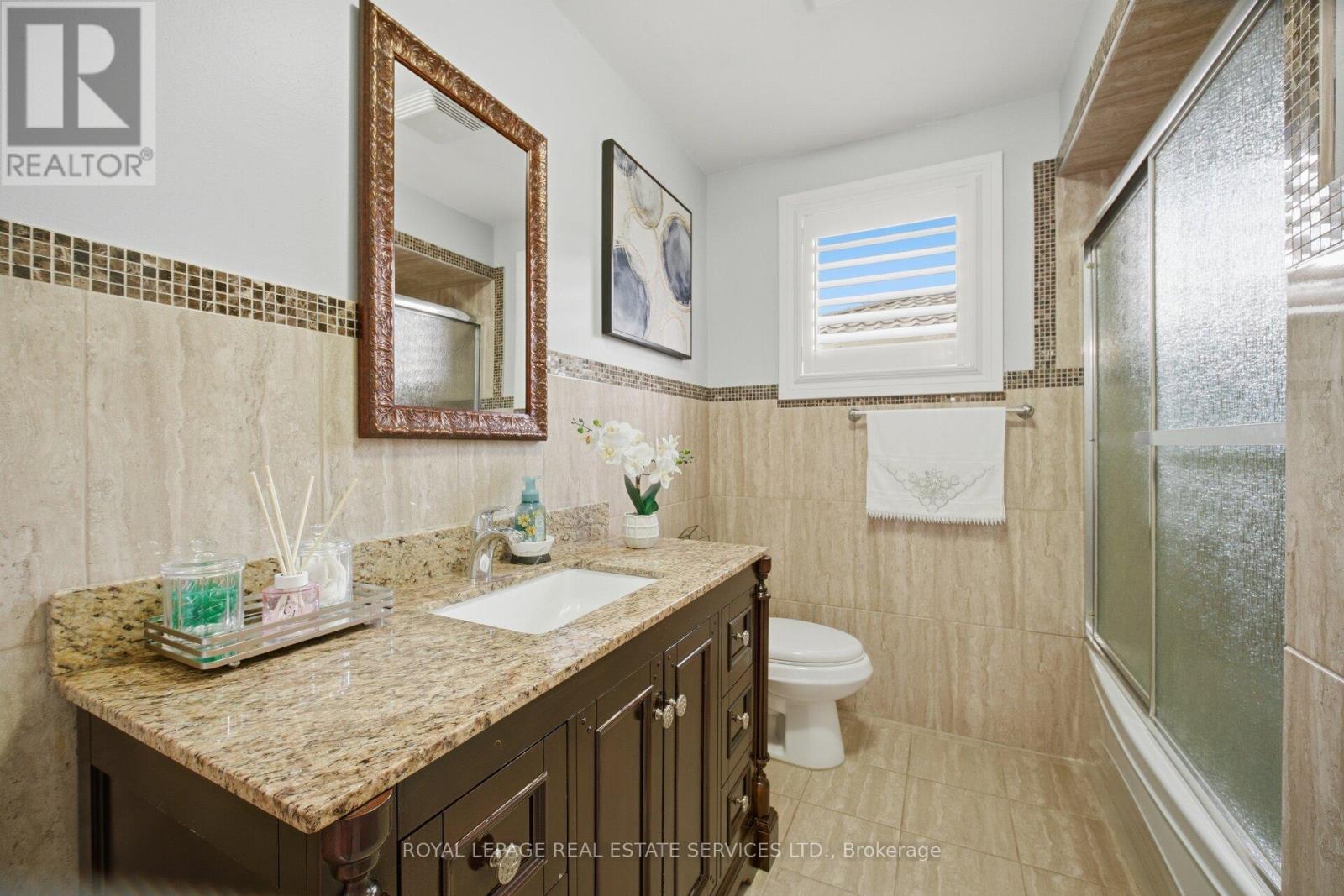 4679 Drakestone Crescent, Mississauga, Ontario  L5R 1K7 - Photo 19 - W13028956