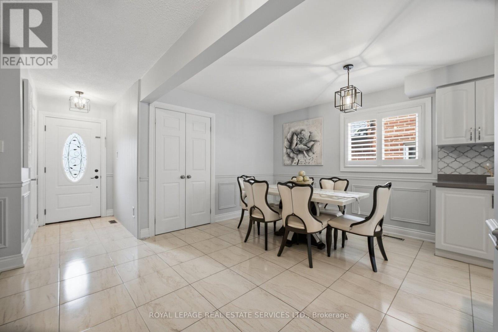 4679 Drakestone Crescent, Mississauga, Ontario  L5R 1K7 - Photo 5 - W13028956