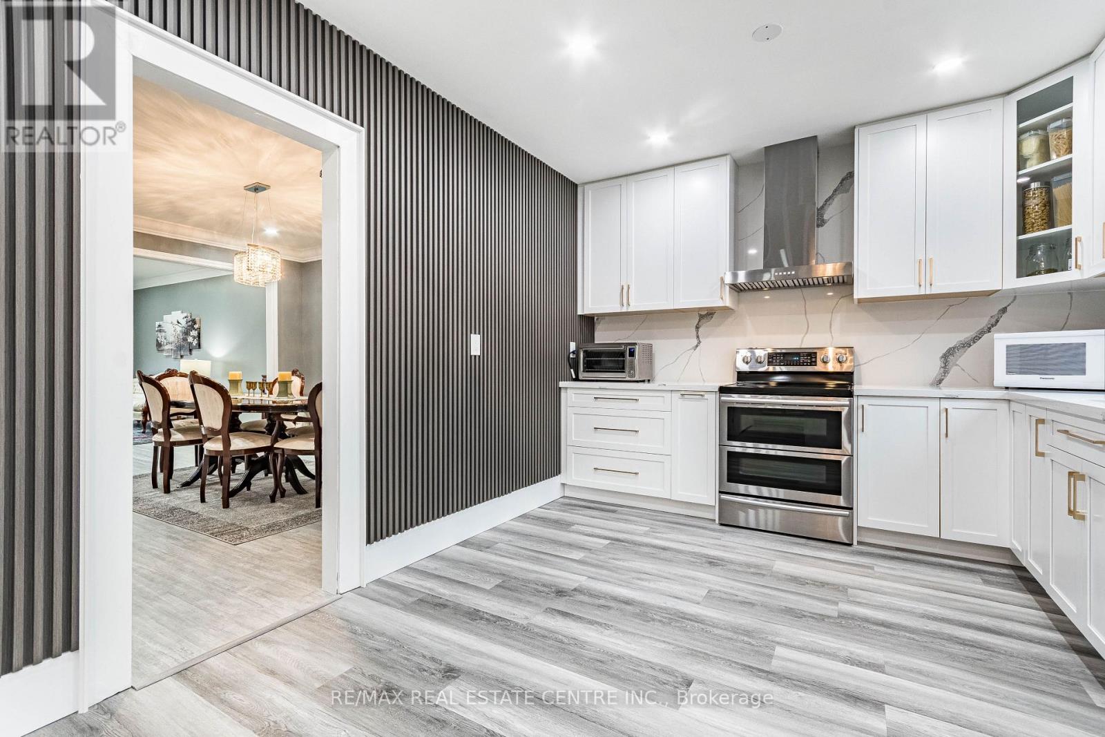 339 Parklane Road, Oakville, Ontario  L6H 4J4 - Photo 15 - W13028978